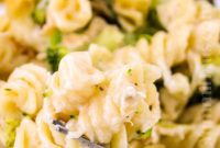 Creamy Chicken and Broccoli Alfredo Bake