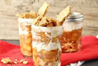 Sweet & Easy Apple Pie Jars