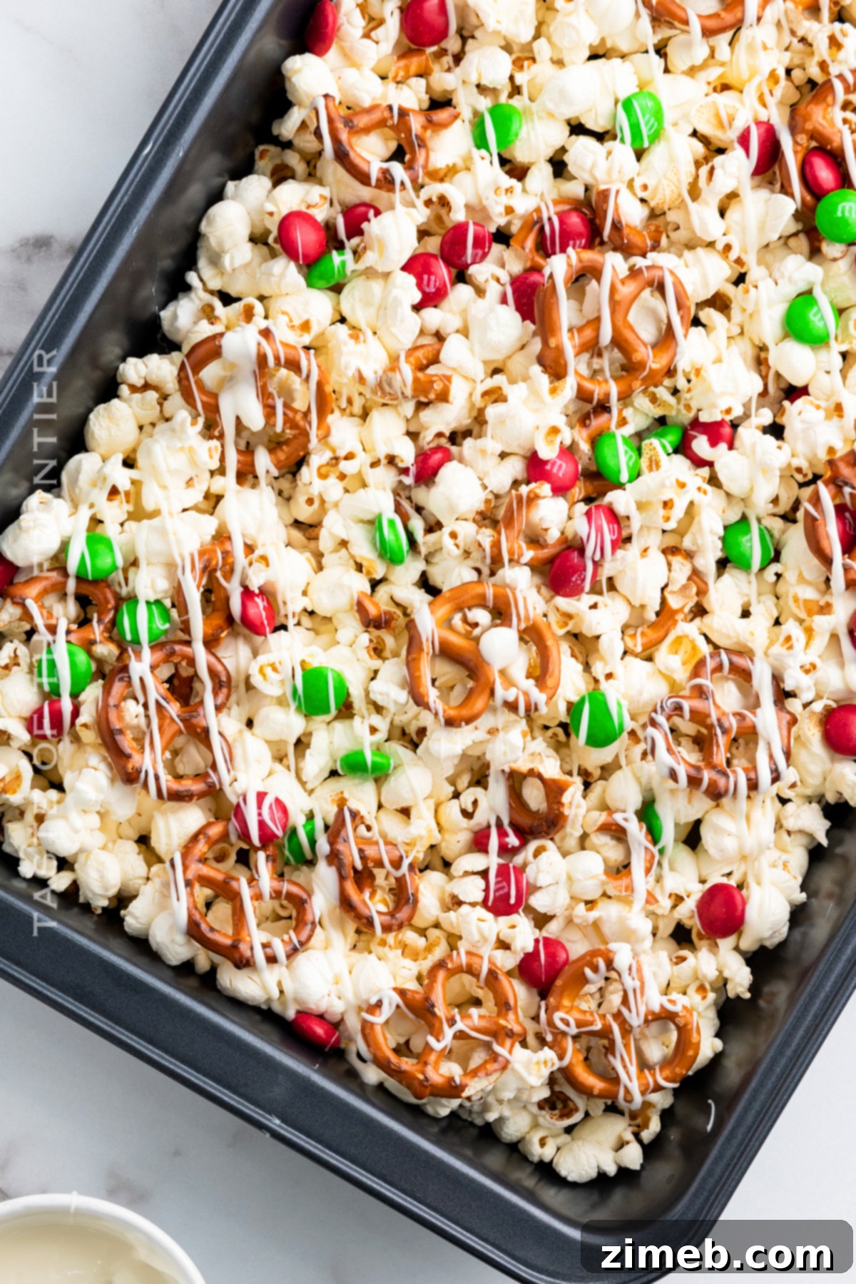 Yuletide Pop 8 popcorn snack