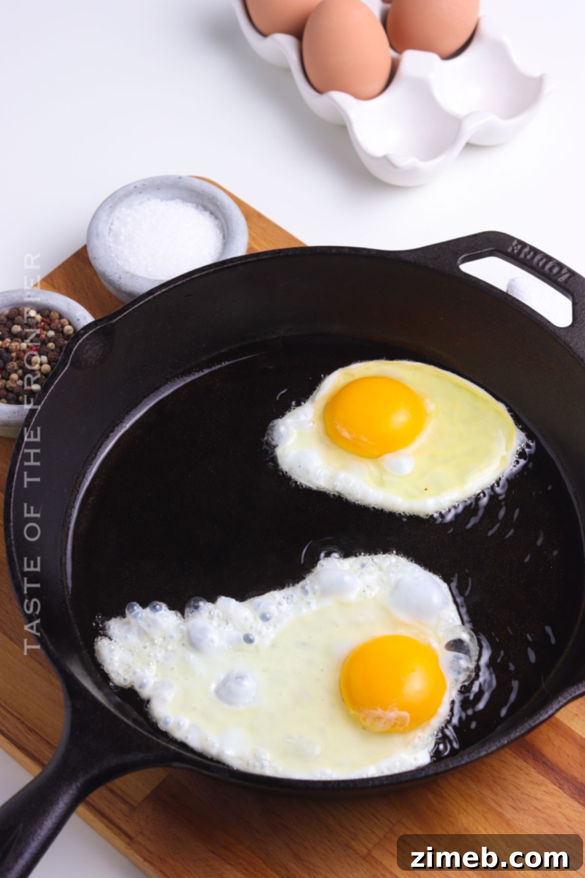 How to make perfect fried eggs step by step