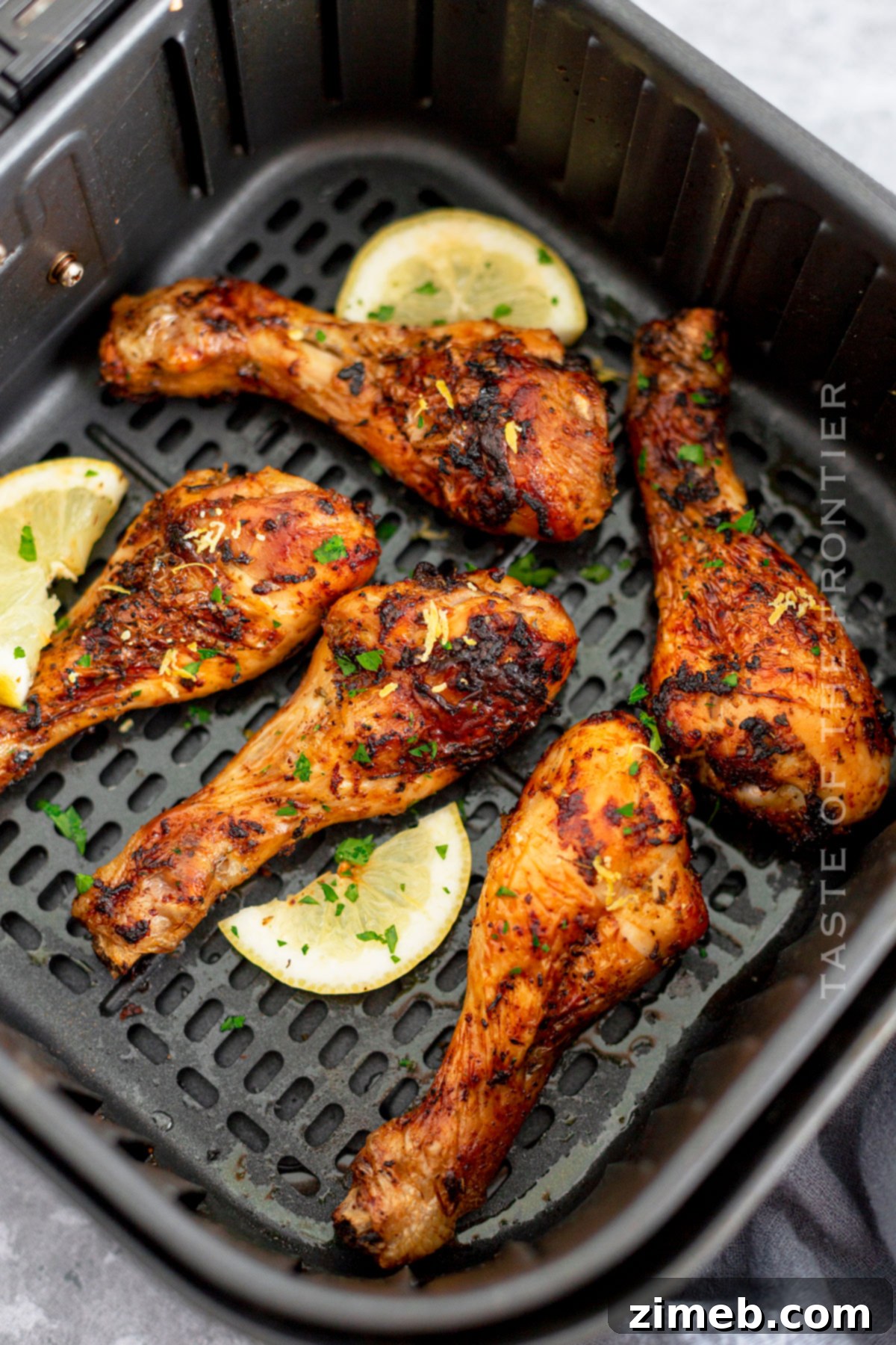 Cooked drumsticks with crispy skin