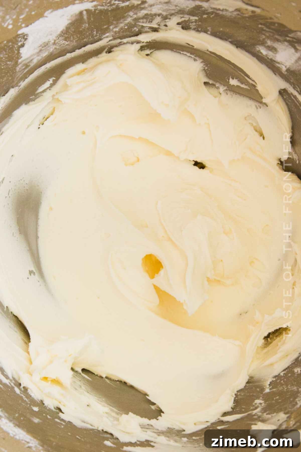 How to make fluffy buttercream frosting for cupcakes