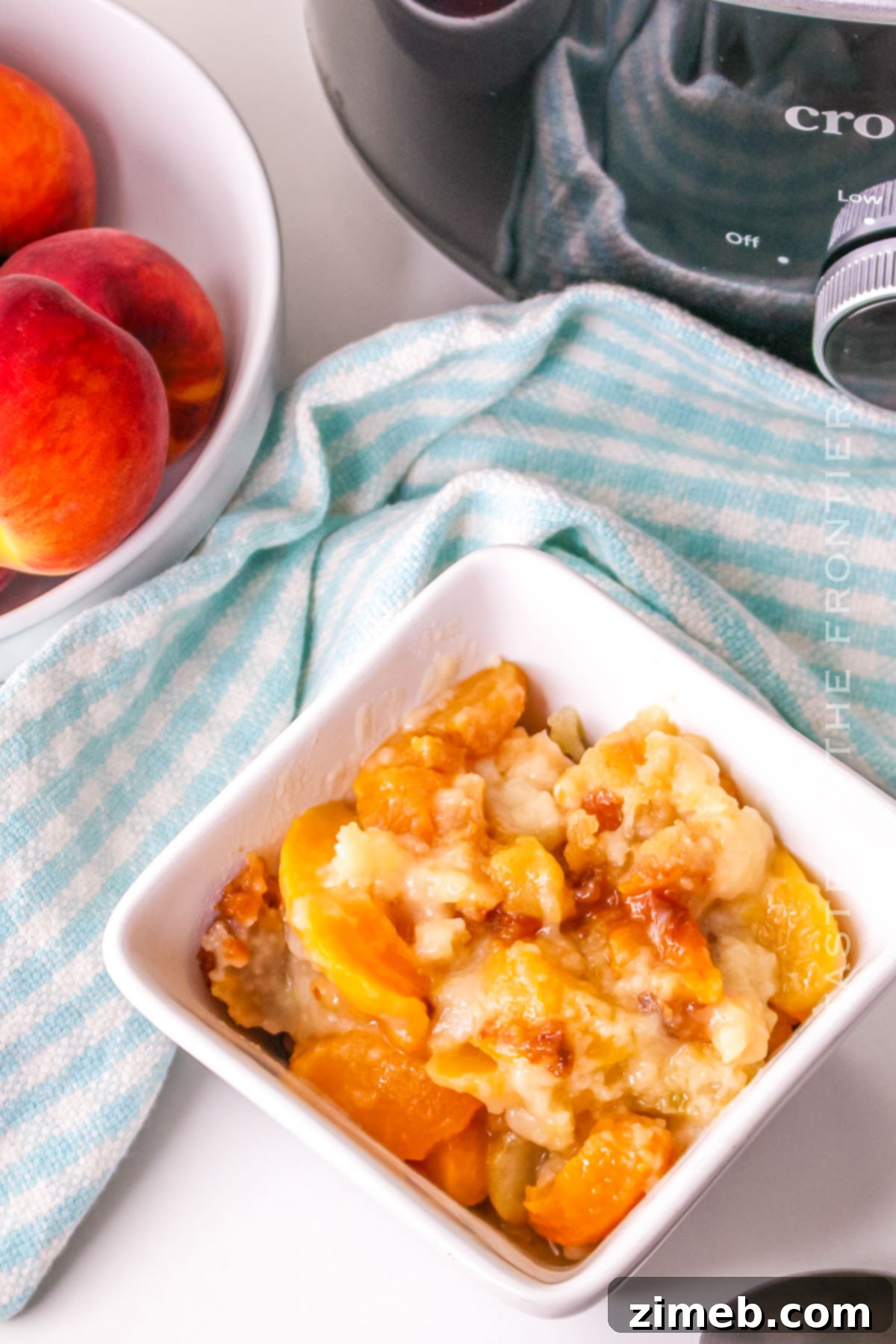 Effortless Slow Cooker Peach Cobbler with Bisquick 15 Easy Slow Cooker Peach Cobbler