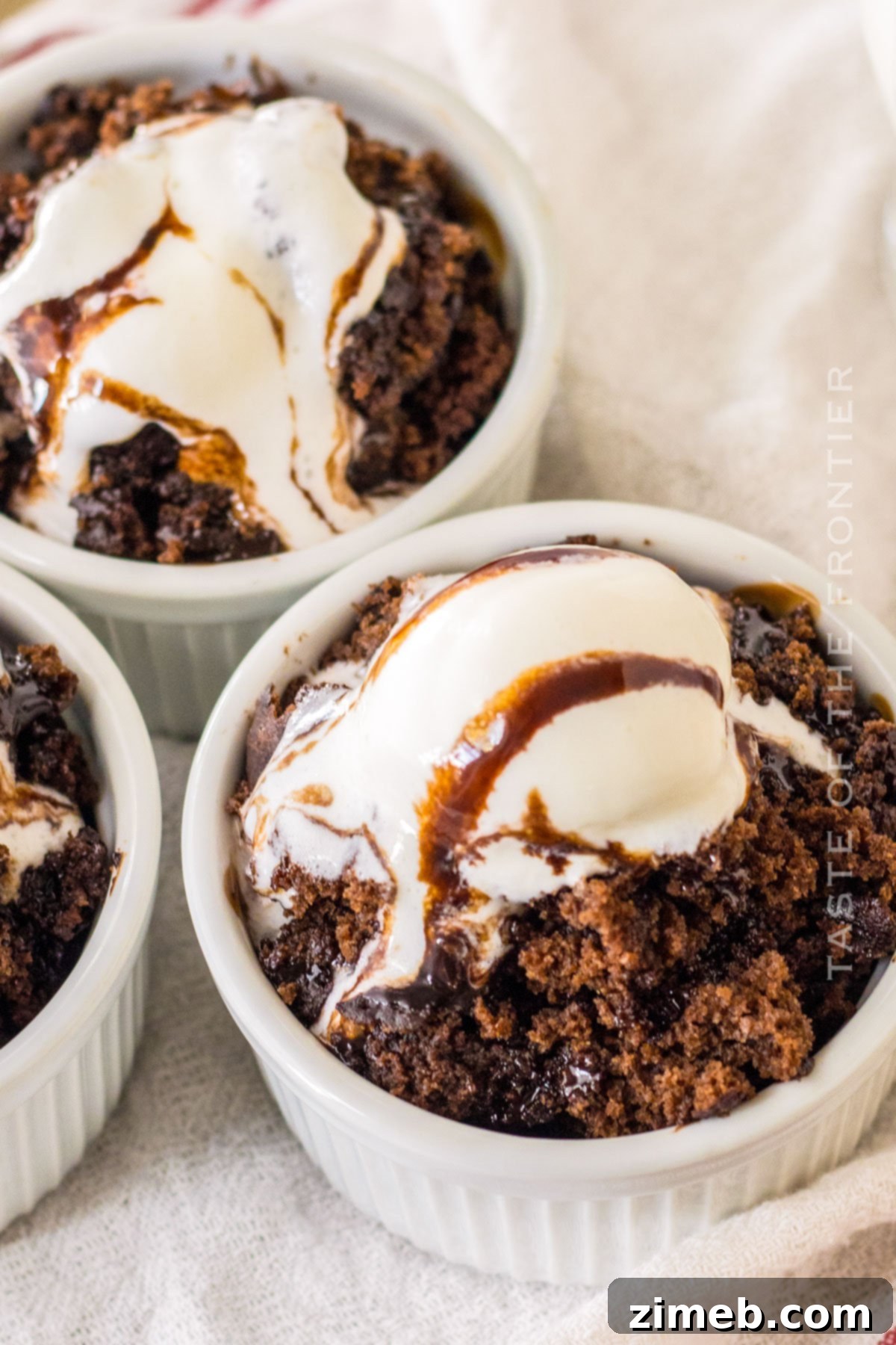 Pudding Cake with ice cream