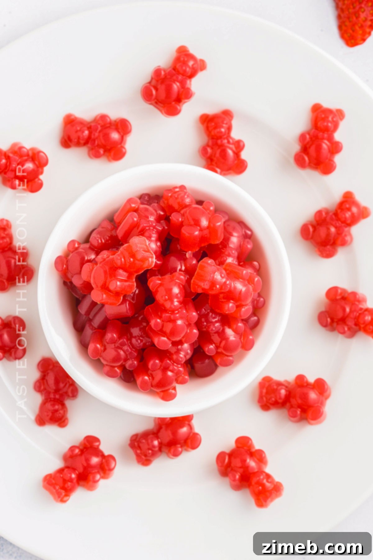 Low-carb strawberry snack - fresh and healthy homemade keto gummies