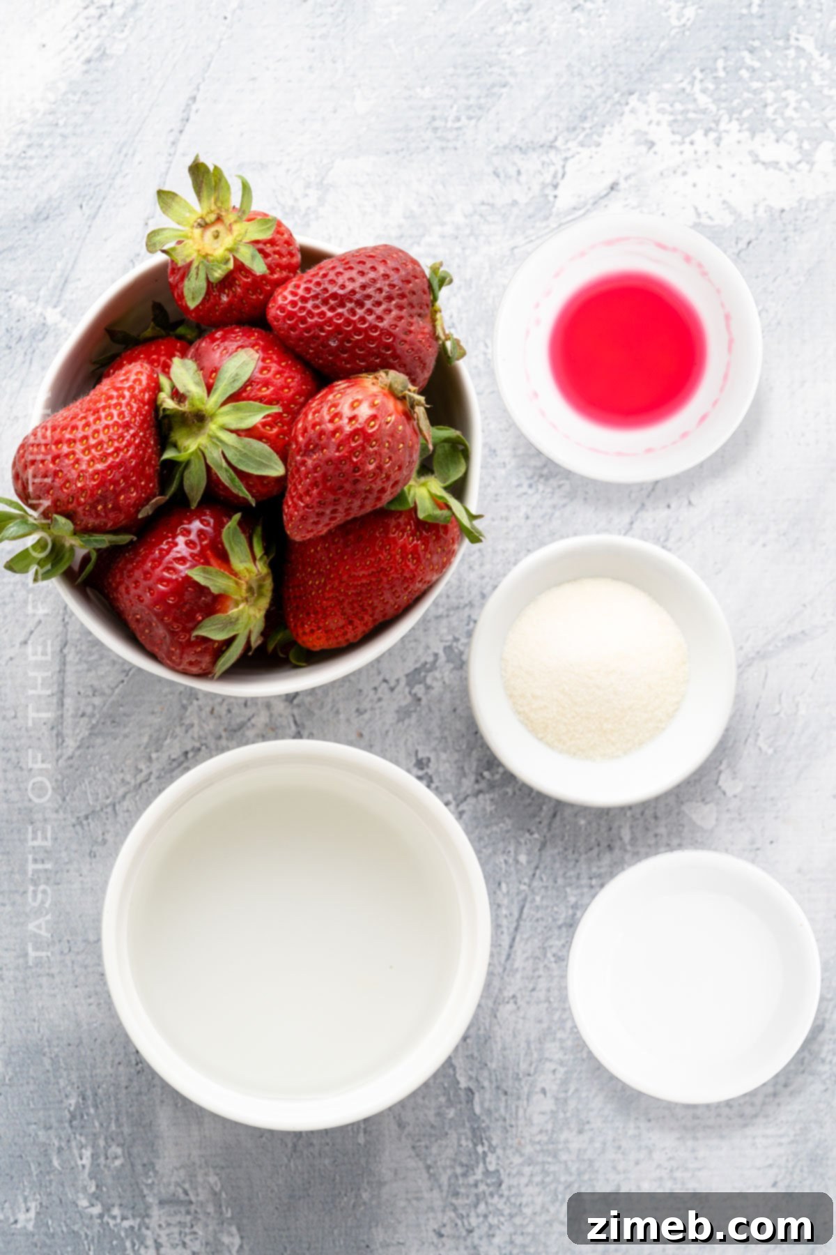 Keto Gummies ingredients - fresh strawberries, gelatin, stevia, water