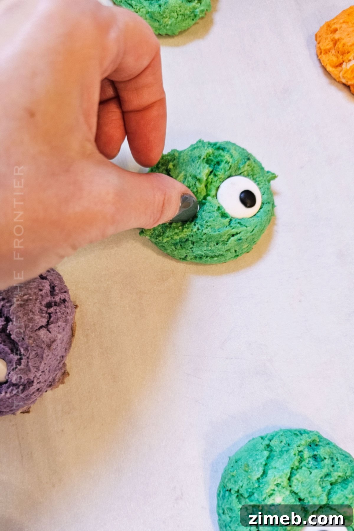 how to make Monster Eyeball Cookies