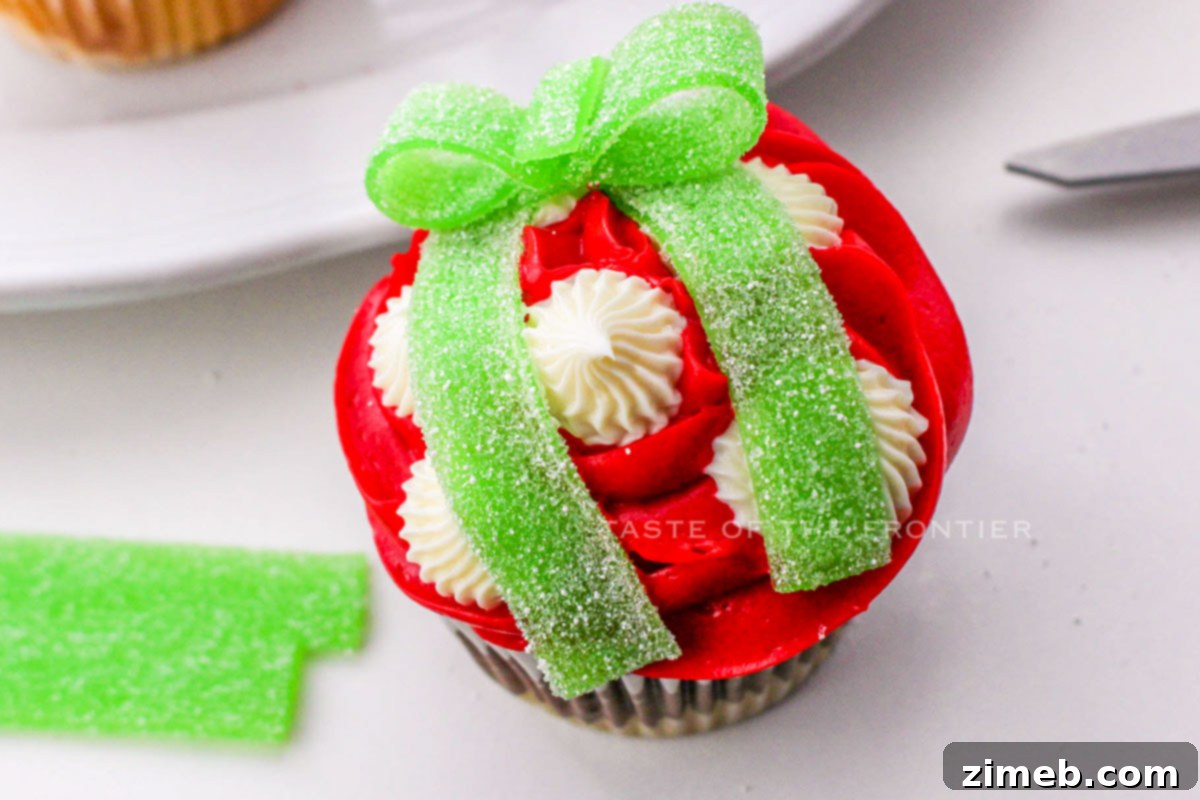 Kitschy Christmas Cupcakes 6 assemble the cupcakes