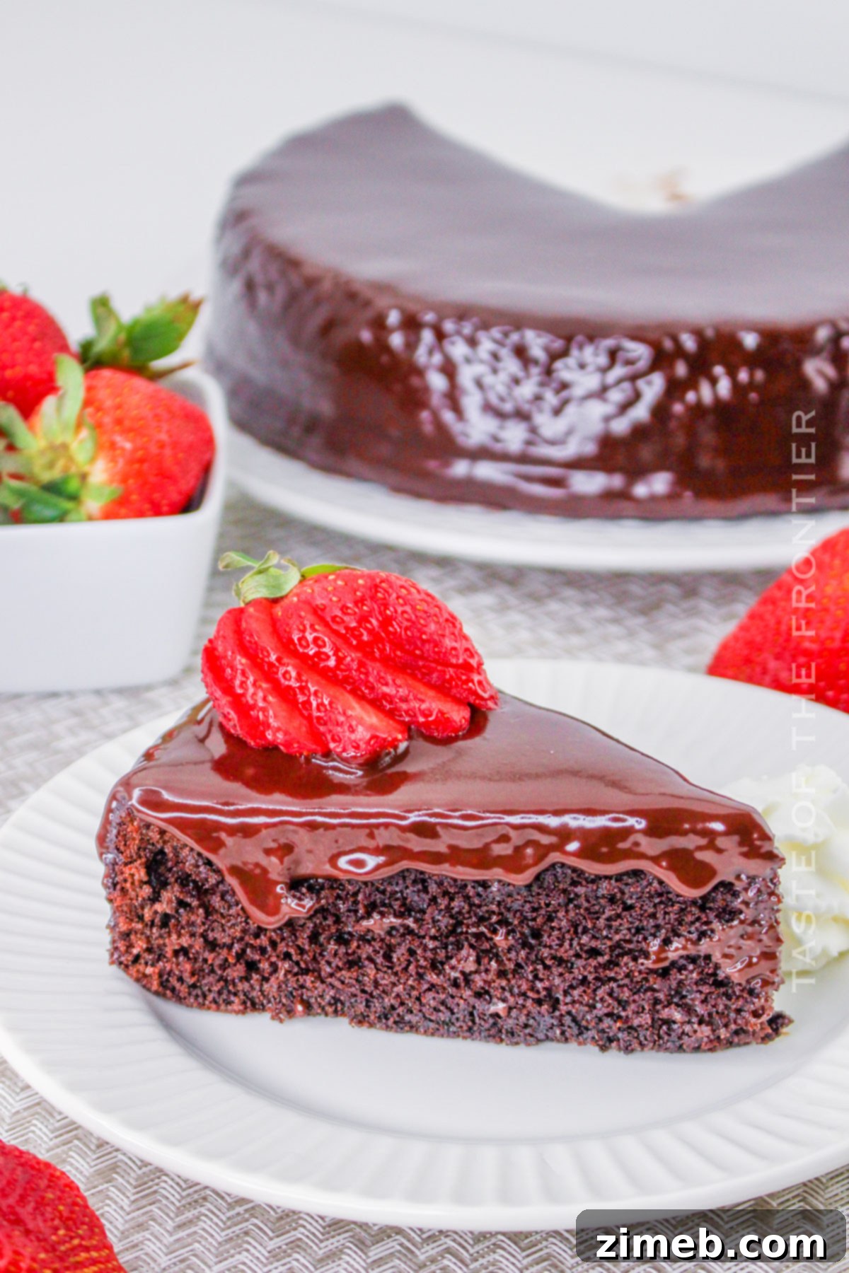 Single layer chocolate fudge cake