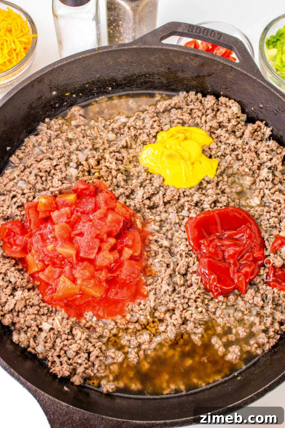 Ultimate Cheeseburger Macaroni 5 adding the sauces