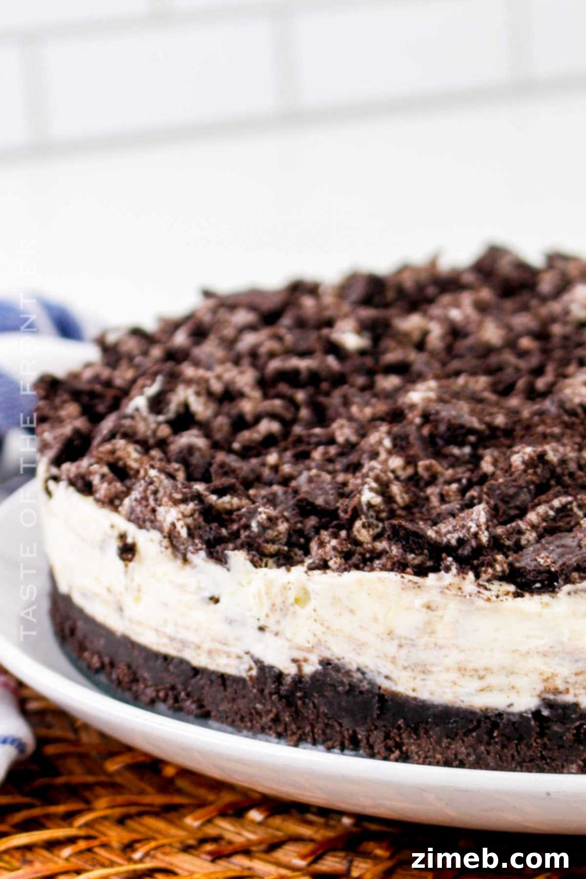 Oreo Dream Cheesecake 3 Easy No Bake Oreo Cheesecake with cookies