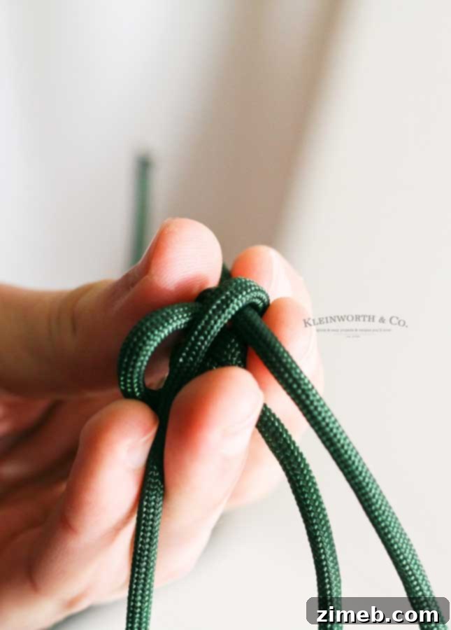 Tactical Paracord Survival Keyring 15 paracord keychain tutorial - folding over