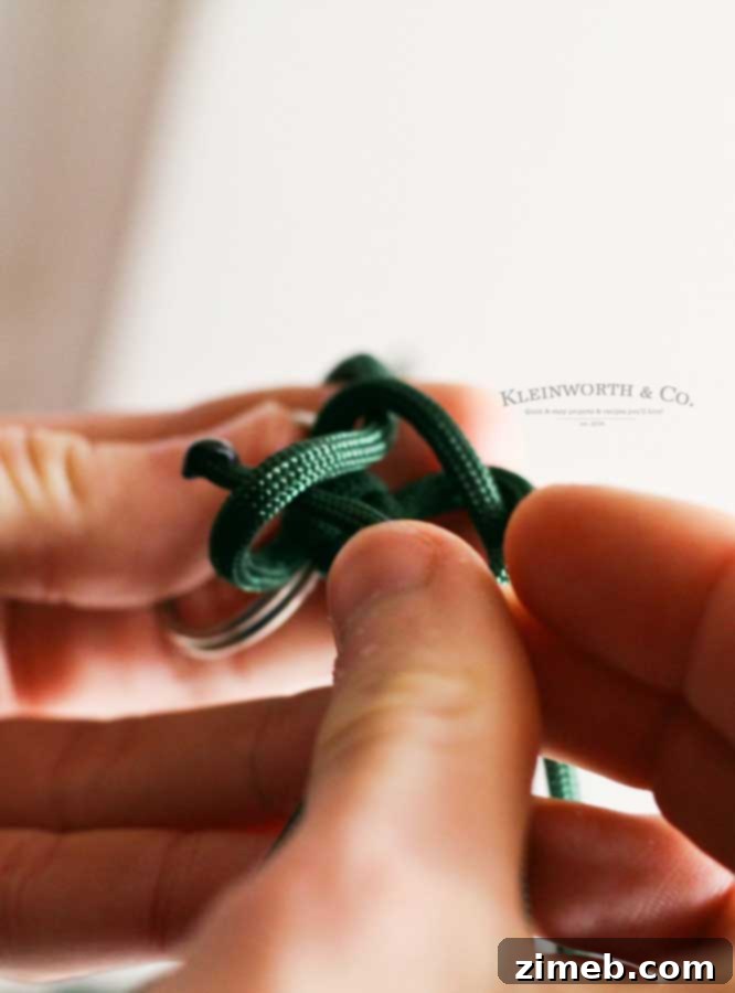 Tactical Paracord Survival Keyring 16 paracord keychain tutorial - slip through