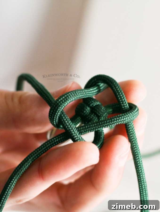 Tactical Paracord Survival Keyring 17 paracord keychain tutorial - before tightening