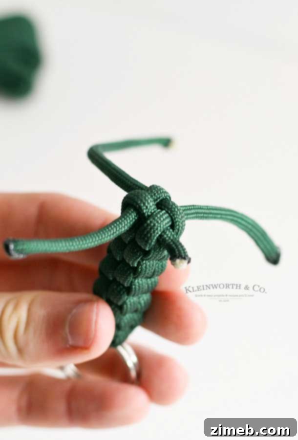 Tactical Paracord Survival Keyring 18 paracord keychain tutorial - repeat