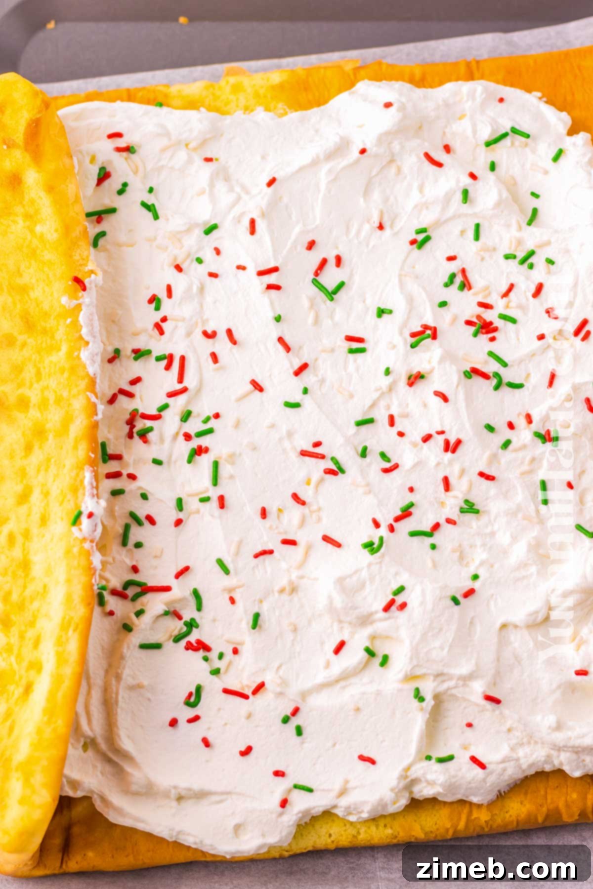 Christmas Yule Log 6 Steps on how to make a Christmas Cake Roll