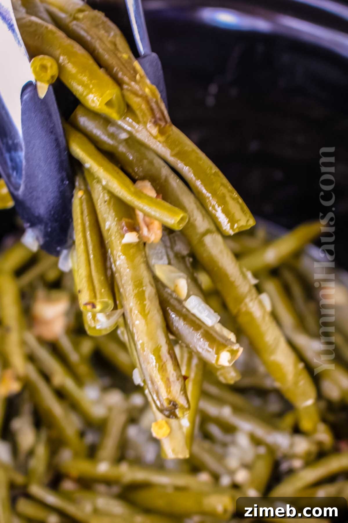 Delicious Crockpot Green Beans 8 Slow cooked green beans with bacon - A truly comforting dish.