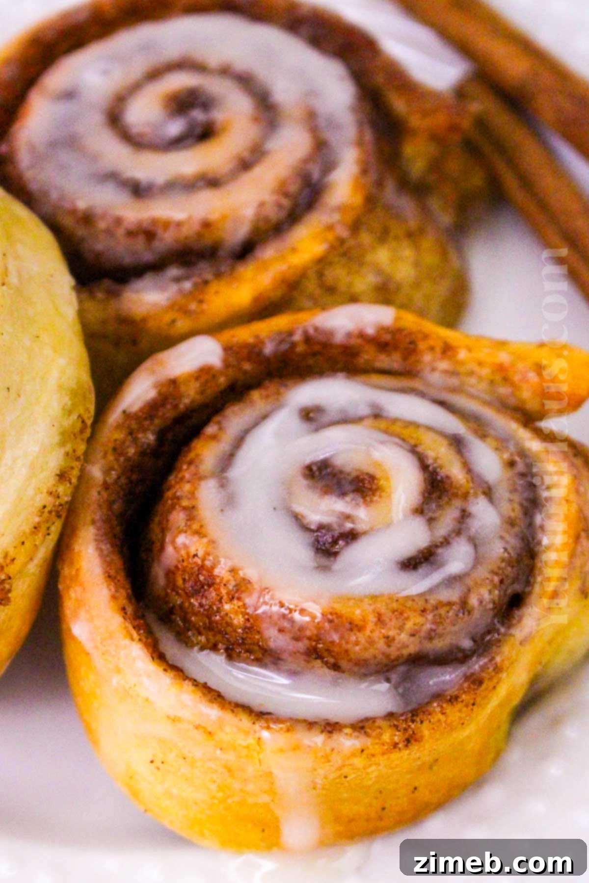 Easy Air Fryer Cinnamon Rolls 9 holiday breakfast ideas