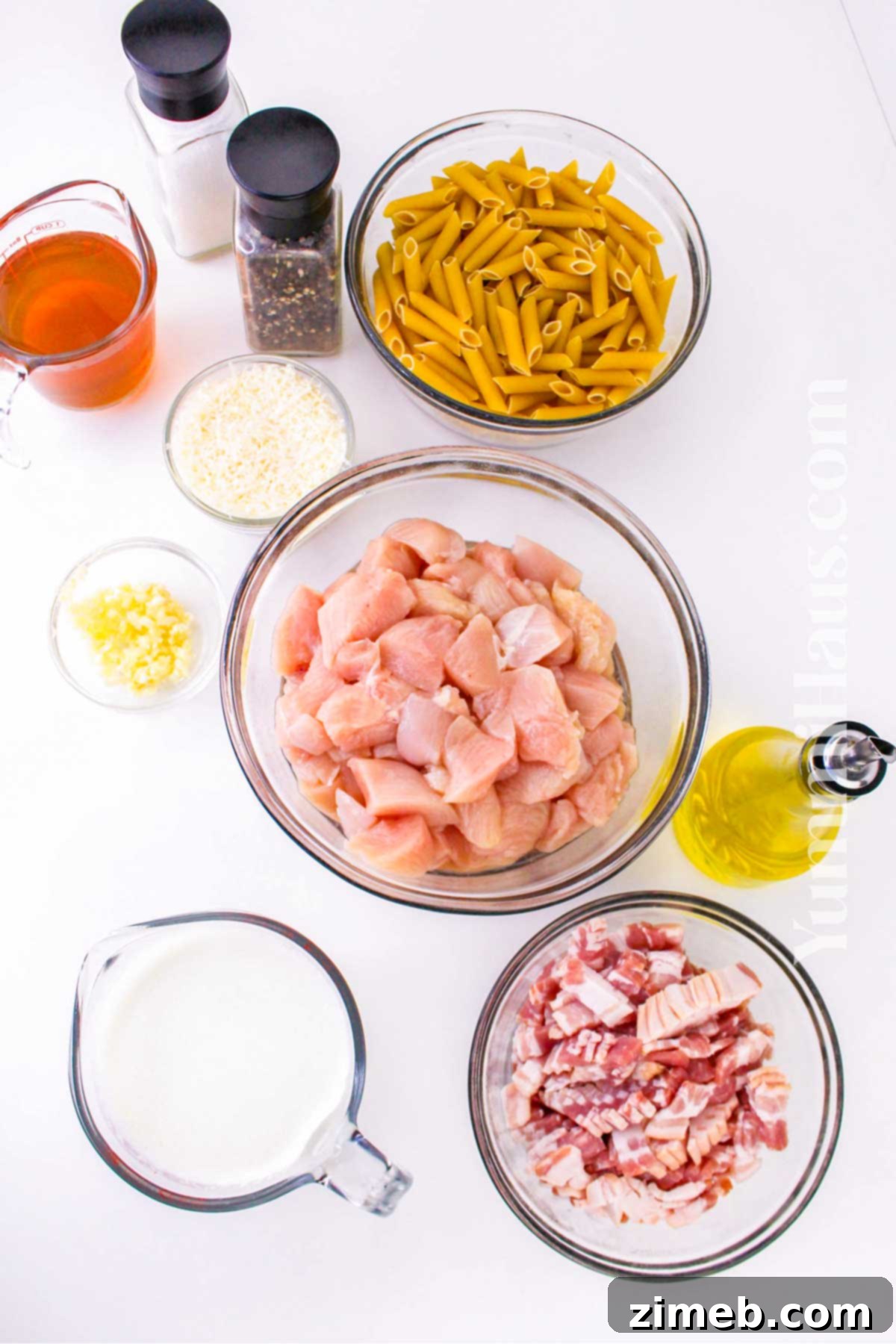 Creamy Chicken and Bacon Pasta 4 Ingredients for creamy chicken bacon pasta