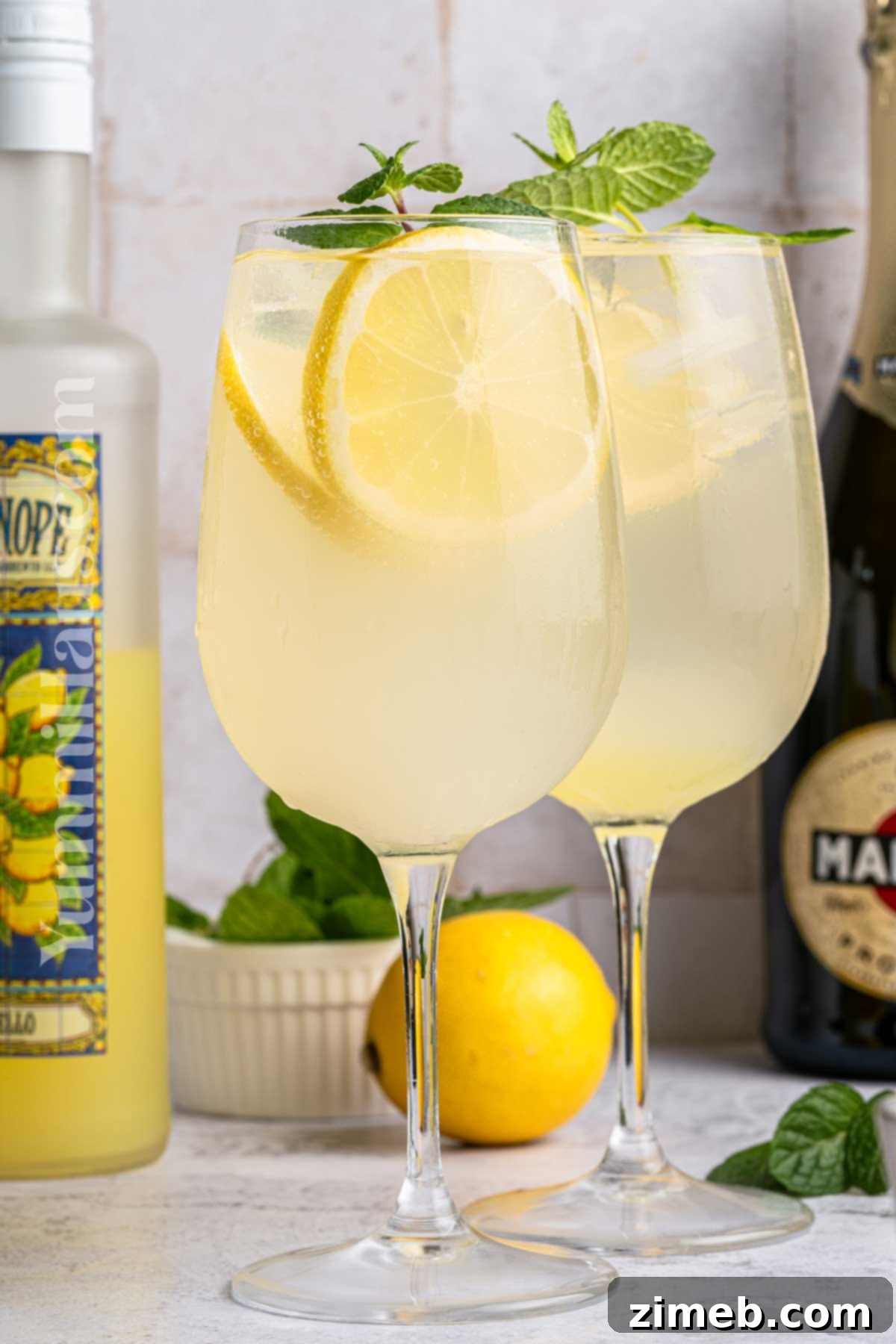 Refreshing Limoncello Spritz 8 A refreshing Limoncello Spritz cocktail ready to be enjoyed