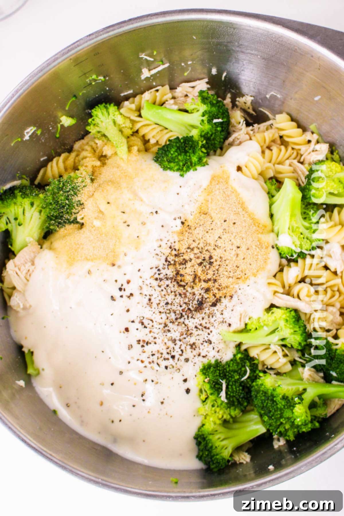 Creamy Chicken and Broccoli Alfredo Bake 6 How to make Chicken Broccoli Alfredo Bake - serving suggestion