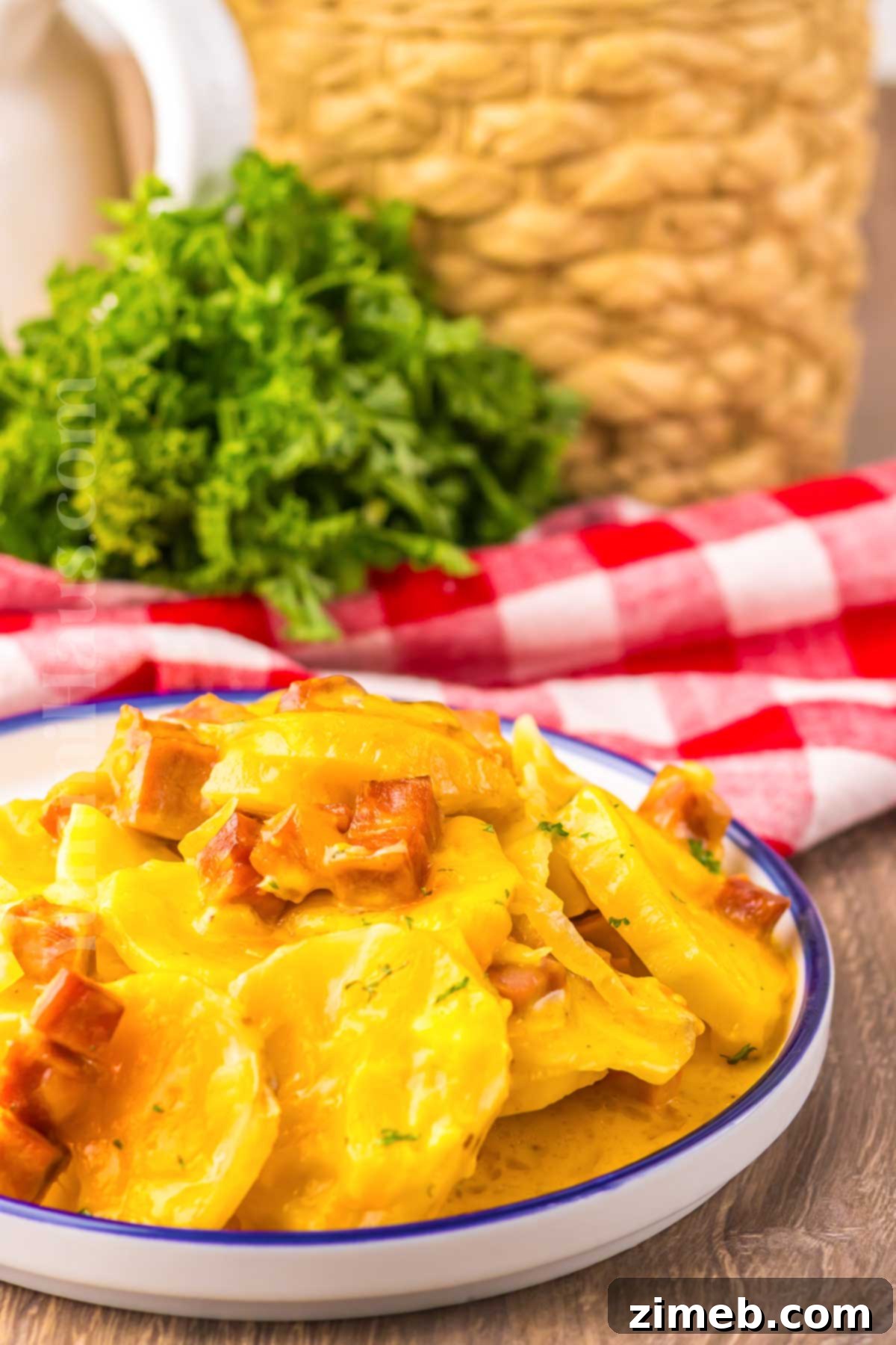 Slow Cooker Scalloped Ham and Potatoes 3 Slow Cooker Side Dish: Creamy Ham and Potatoes