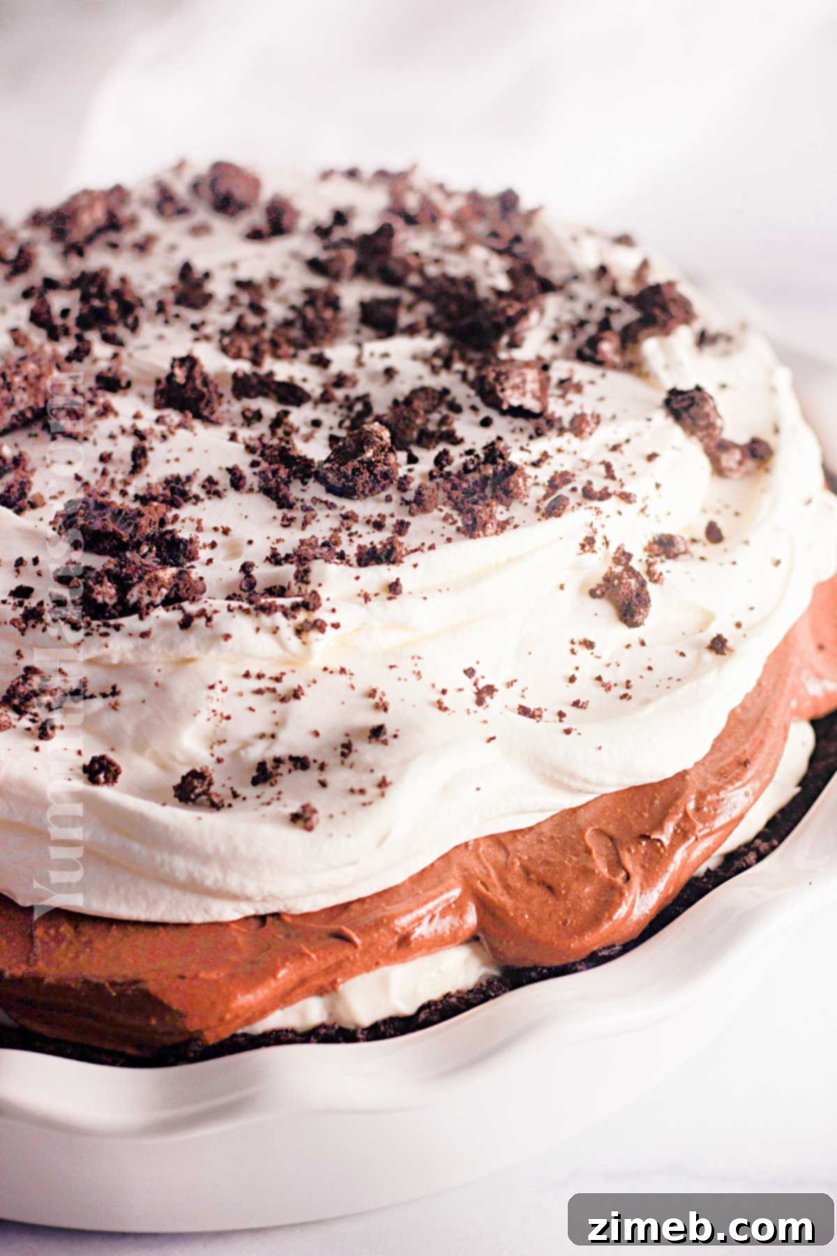 Step-by-step image of how to assemble No-Bake Oreo Pie