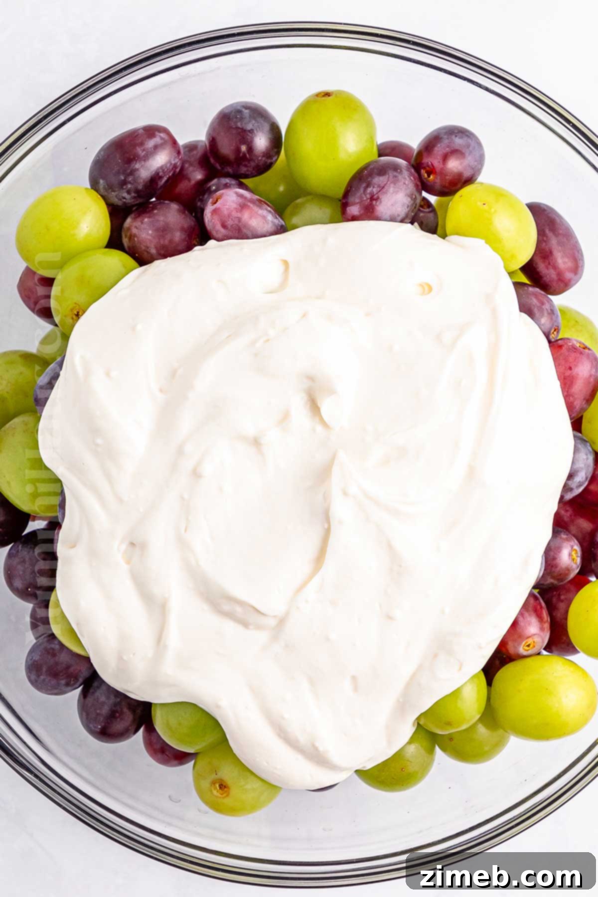 Creamy Grape Salad Delight 6 How to make a delicious and easy creamy grape salad.