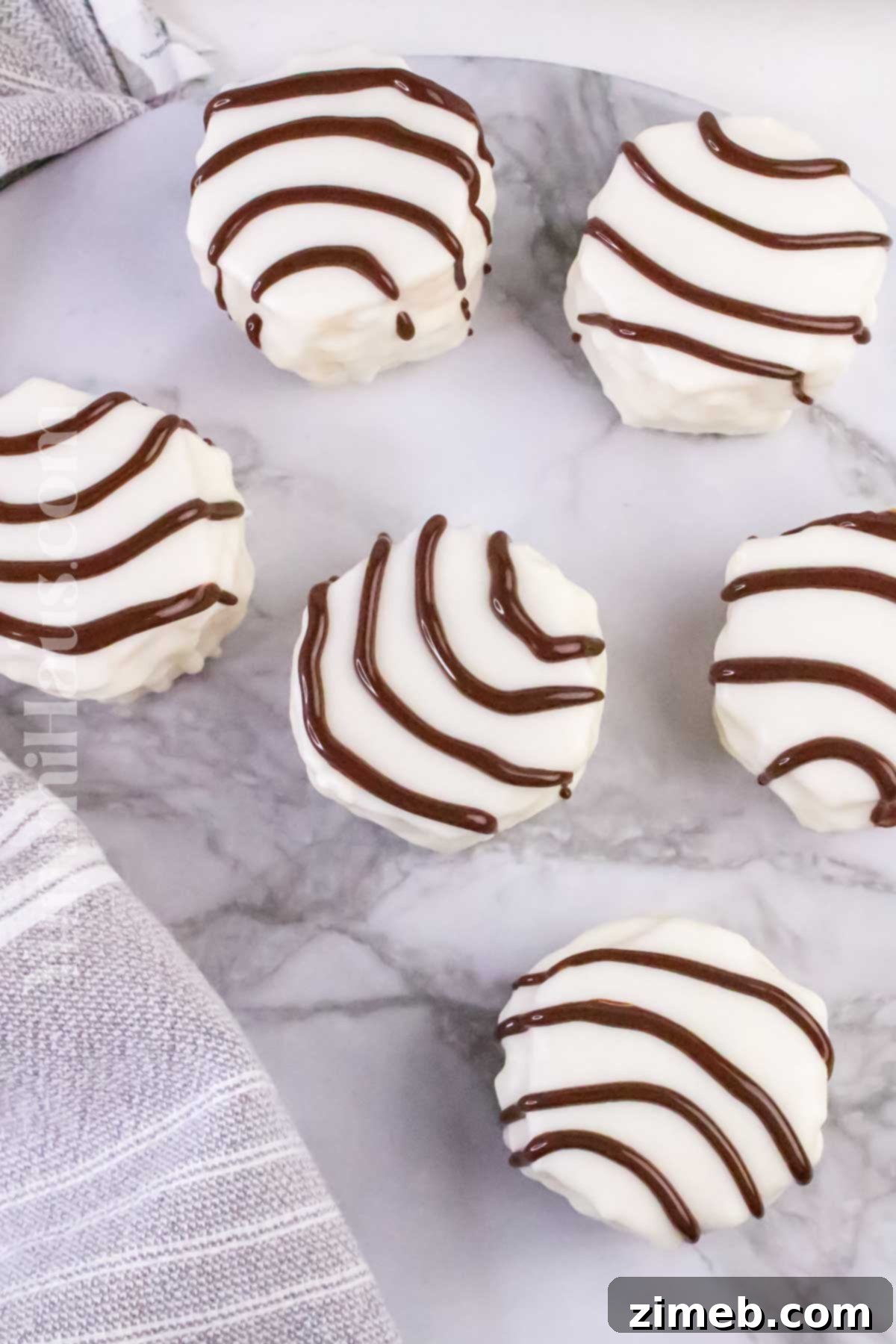 Copycat Zebra Cakes