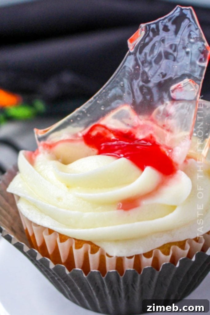 26 Spookily Simple Halloween Desserts 3 spooky cupcakes