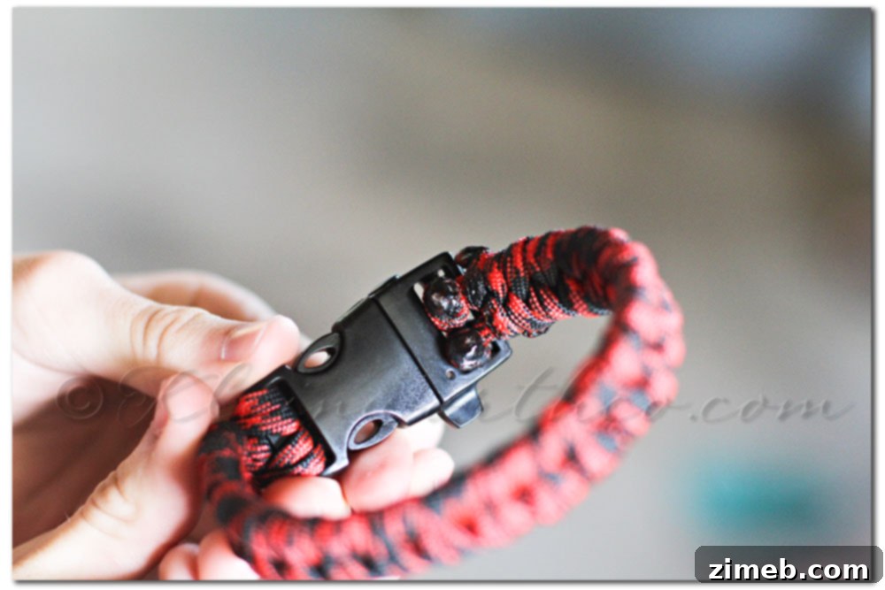 Handmade Fishtail Paracord Dog Collar 20 Final knots for securing the second buckle on paracord collar