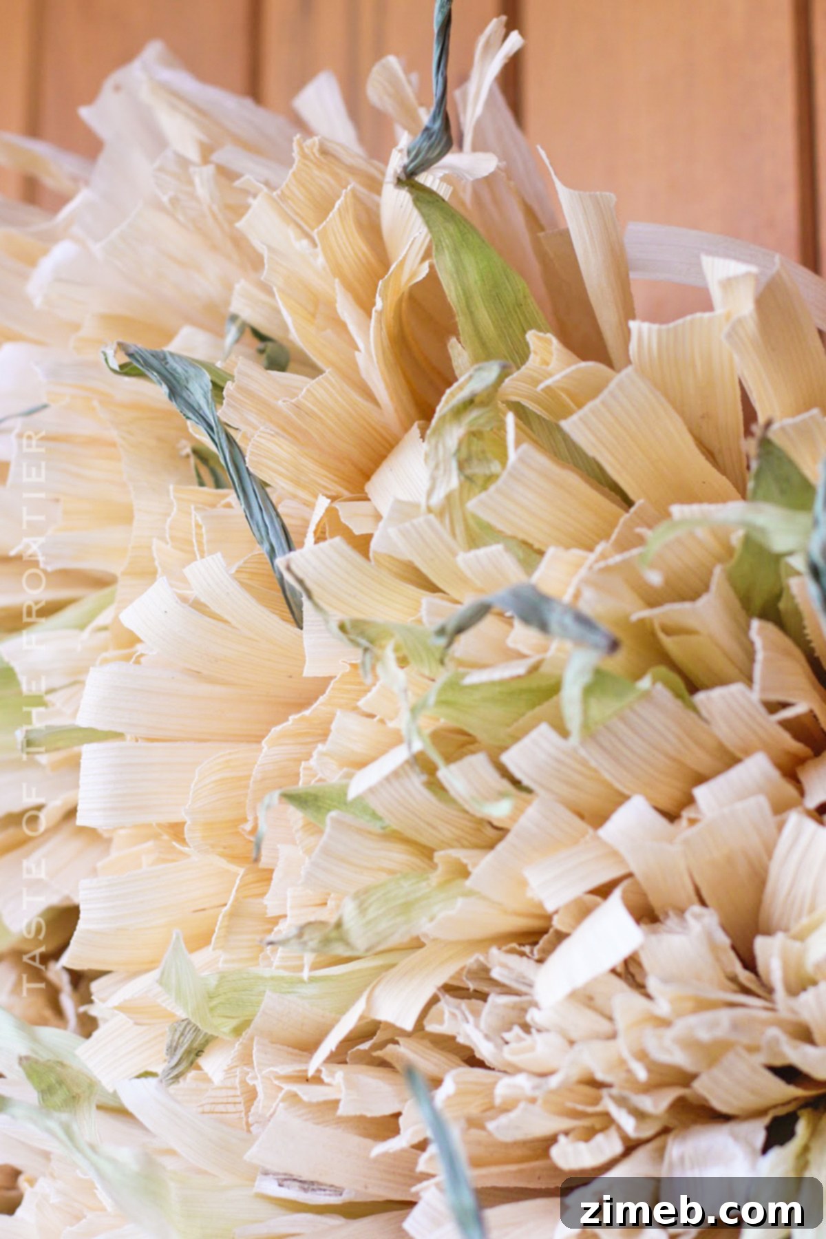 Rustic Corn Husk Wreath 4 DIY Raw Husk Craft Idea for Autumn Home Decoration