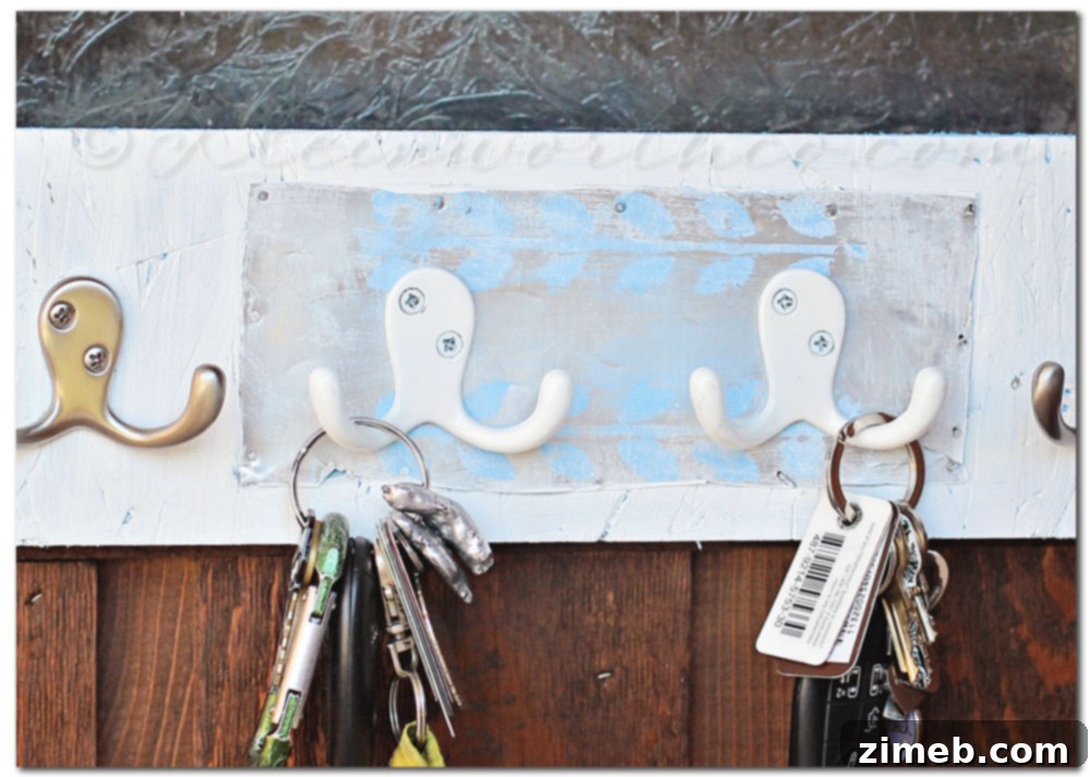 Rustic Key Holder 7 Distressed Key Rack Hooks