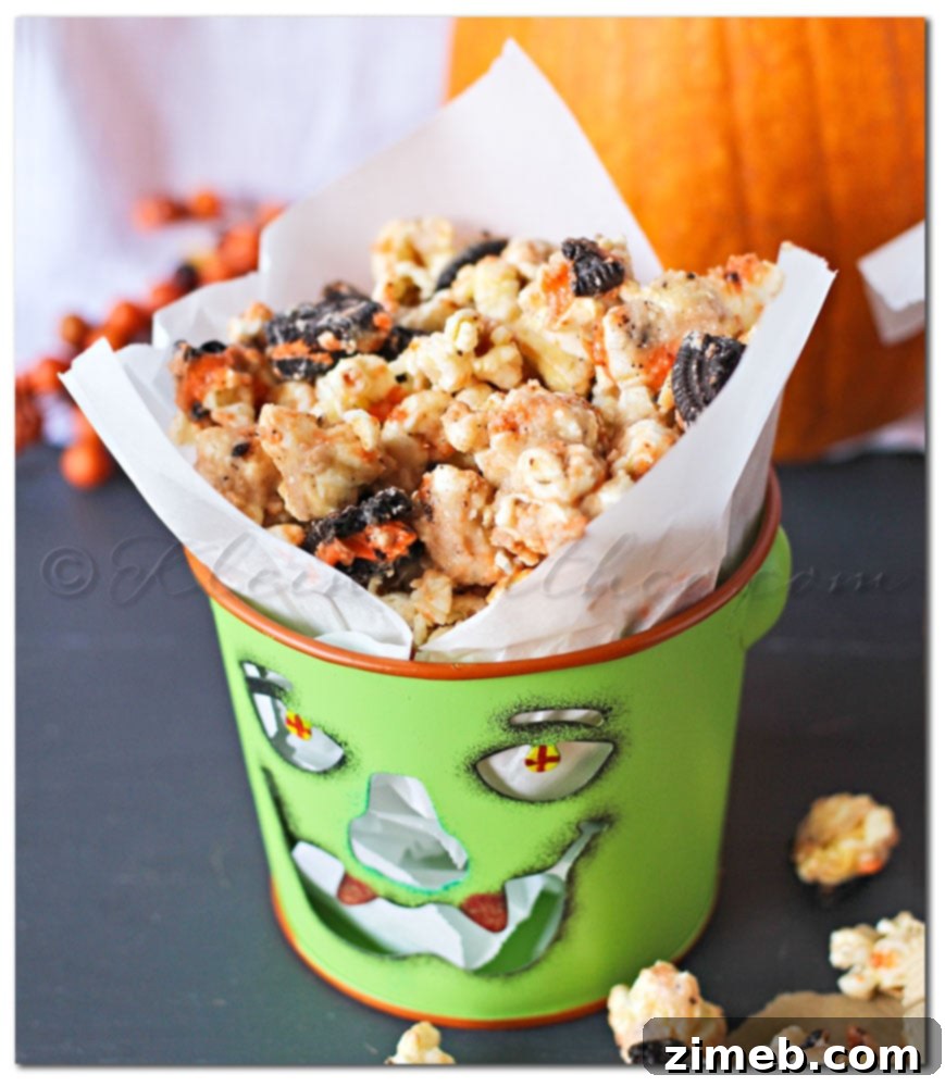 Halloween Oreo Cookie Butter Popcorn - A delicious and easy Halloween treat