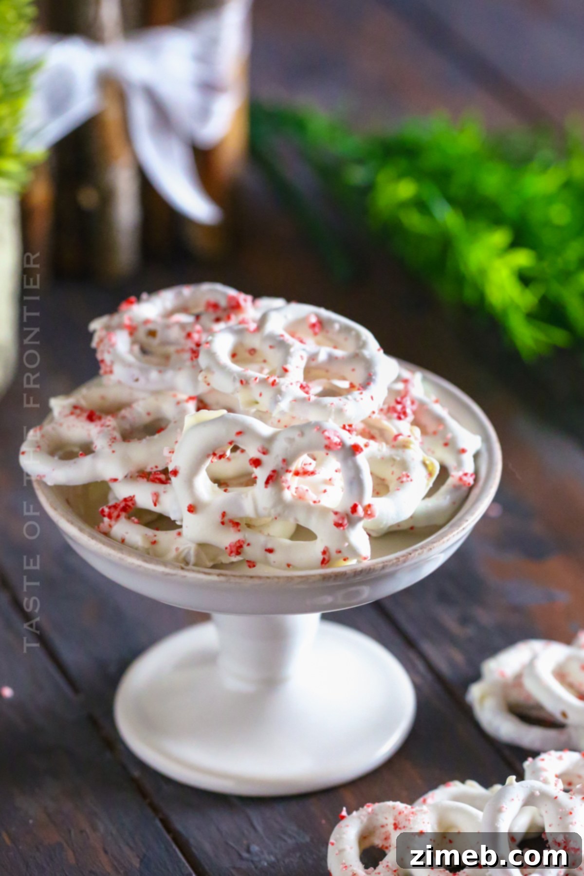 Candy Cane White Chocolate Pretzels 17 3-ingredient no-bake treats