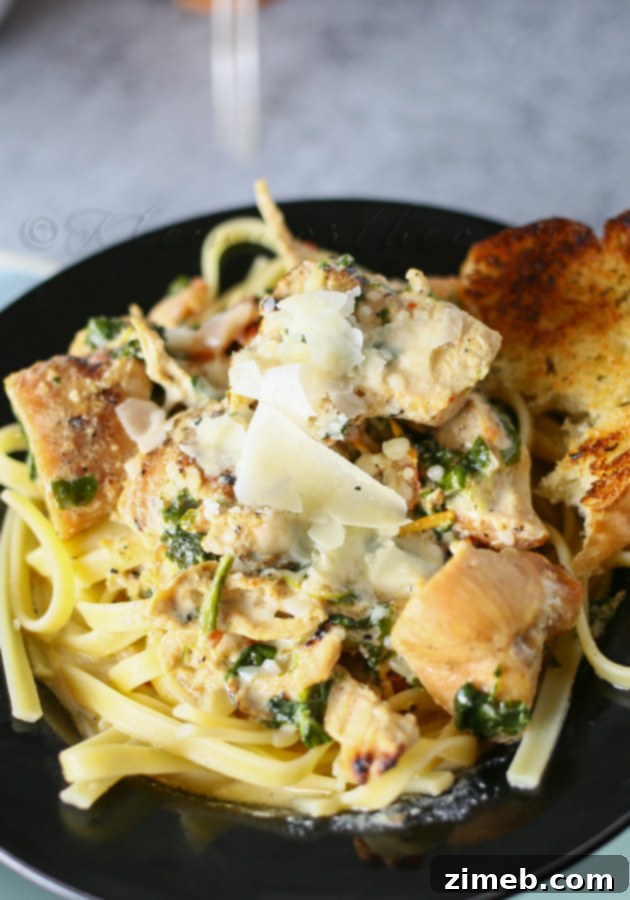 Chipotle Spinach Fettuccine served with garlic bread