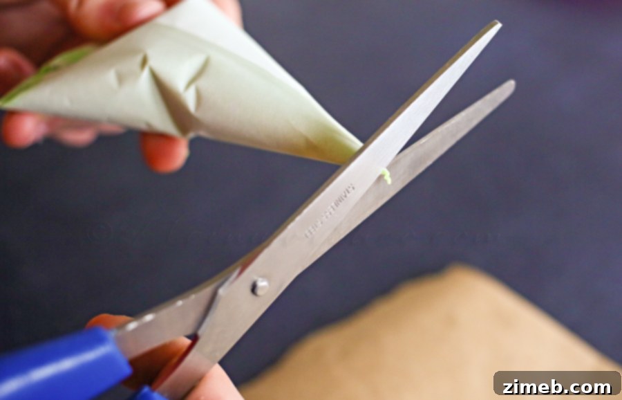 Parchment Decorating Bag {Tutorial}