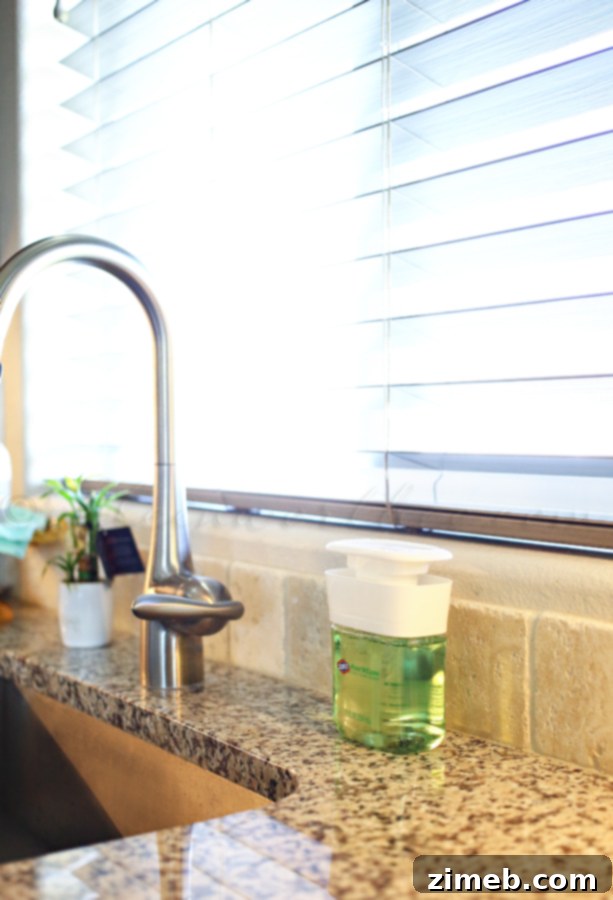 Effortless Daily Home Refresh 5 Bathroom Cleaning Routine - Daily Wipes, Weekly Scrub for a Spotless Space