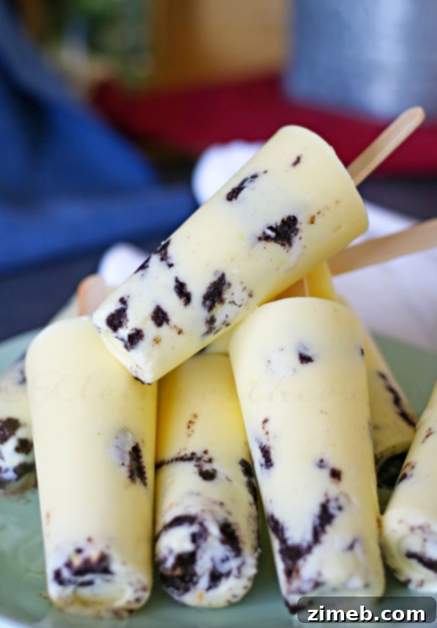 Creamy Cookie Pudding Pops 4 A tray of freshly made Cookies & Cream Pudding Pops