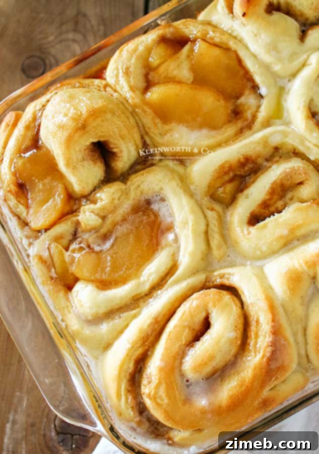 thanksgiving breakfast - Apple Pie Cinnamon Rolls