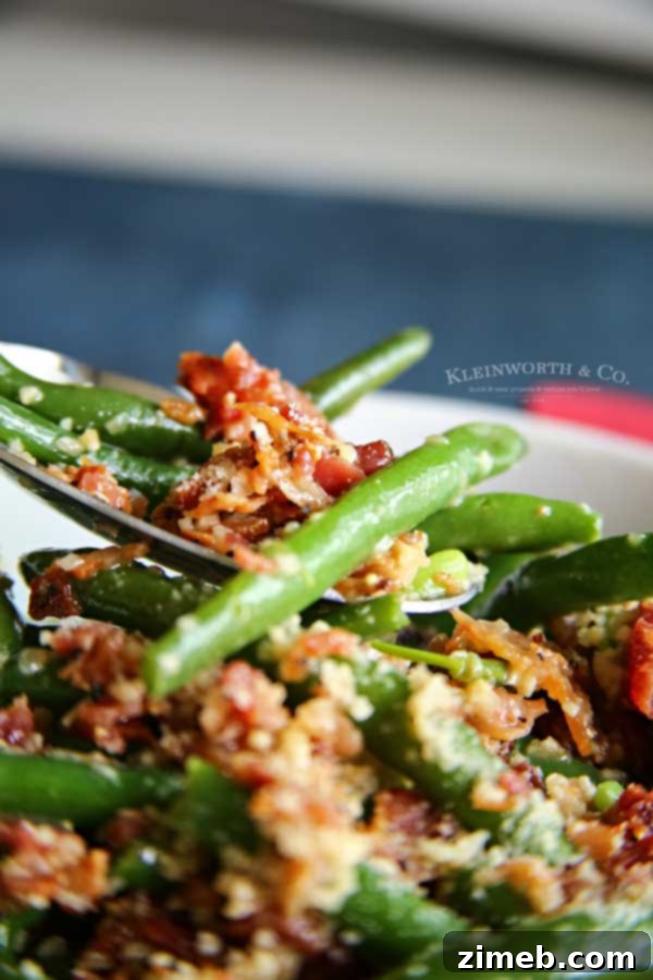 Savory Bacon and Garlic Green Beans 6 Garlic green beans with bacon, a delicious and easy side dish for any occasion.