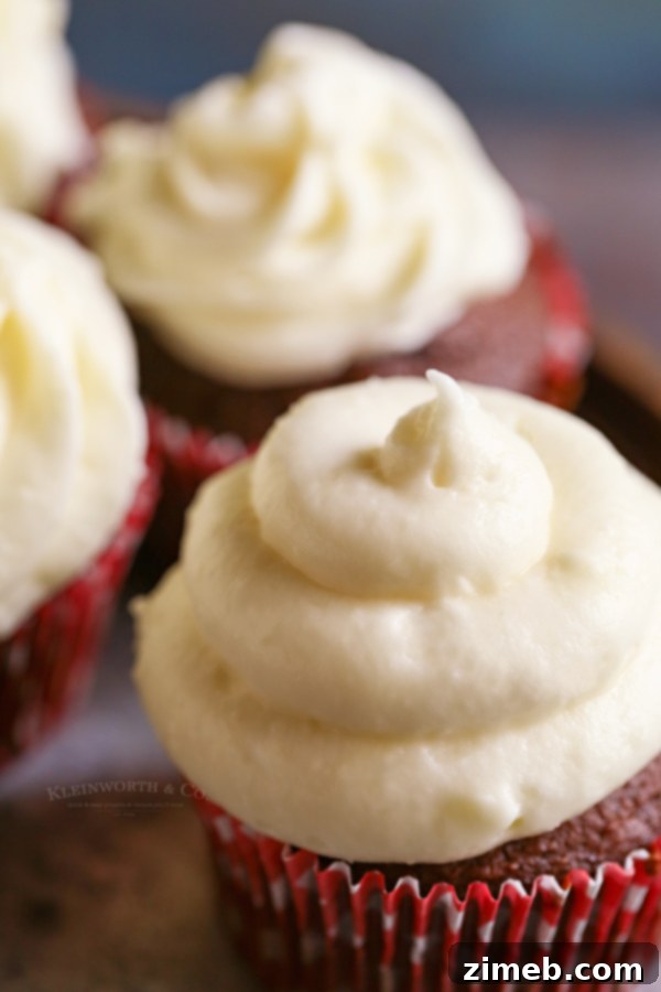 Velvety Cream Cheese Frosting 3 Recipe for Cream Cheese Frosting, perfect for cakes and cupcakes