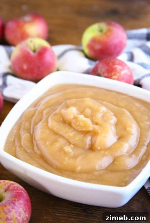 Sugar-free applesauce in a serving bowl