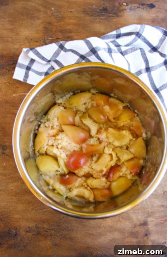 Cooked apples in the Instant Pot