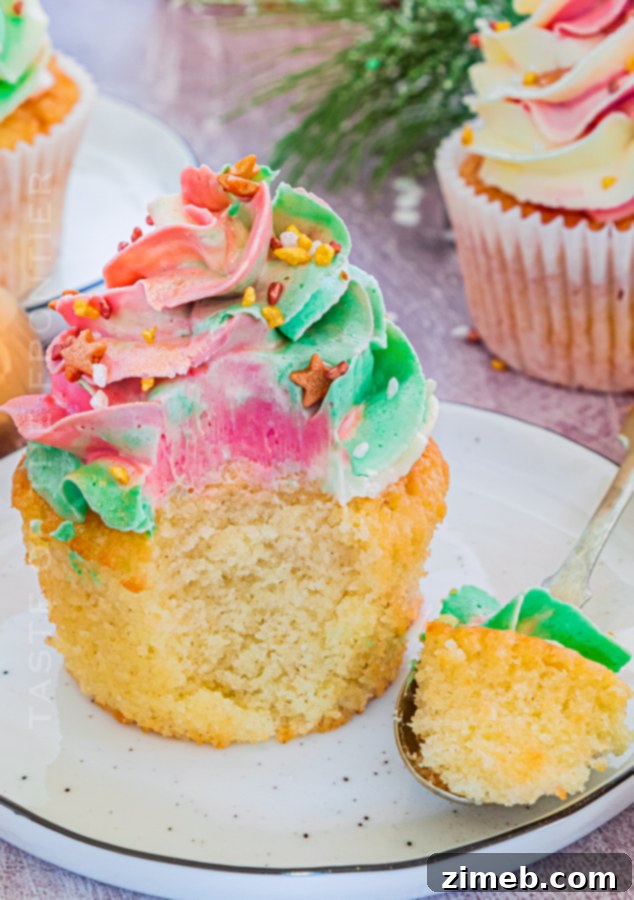The best holiday cupcakes with vibrant frosting