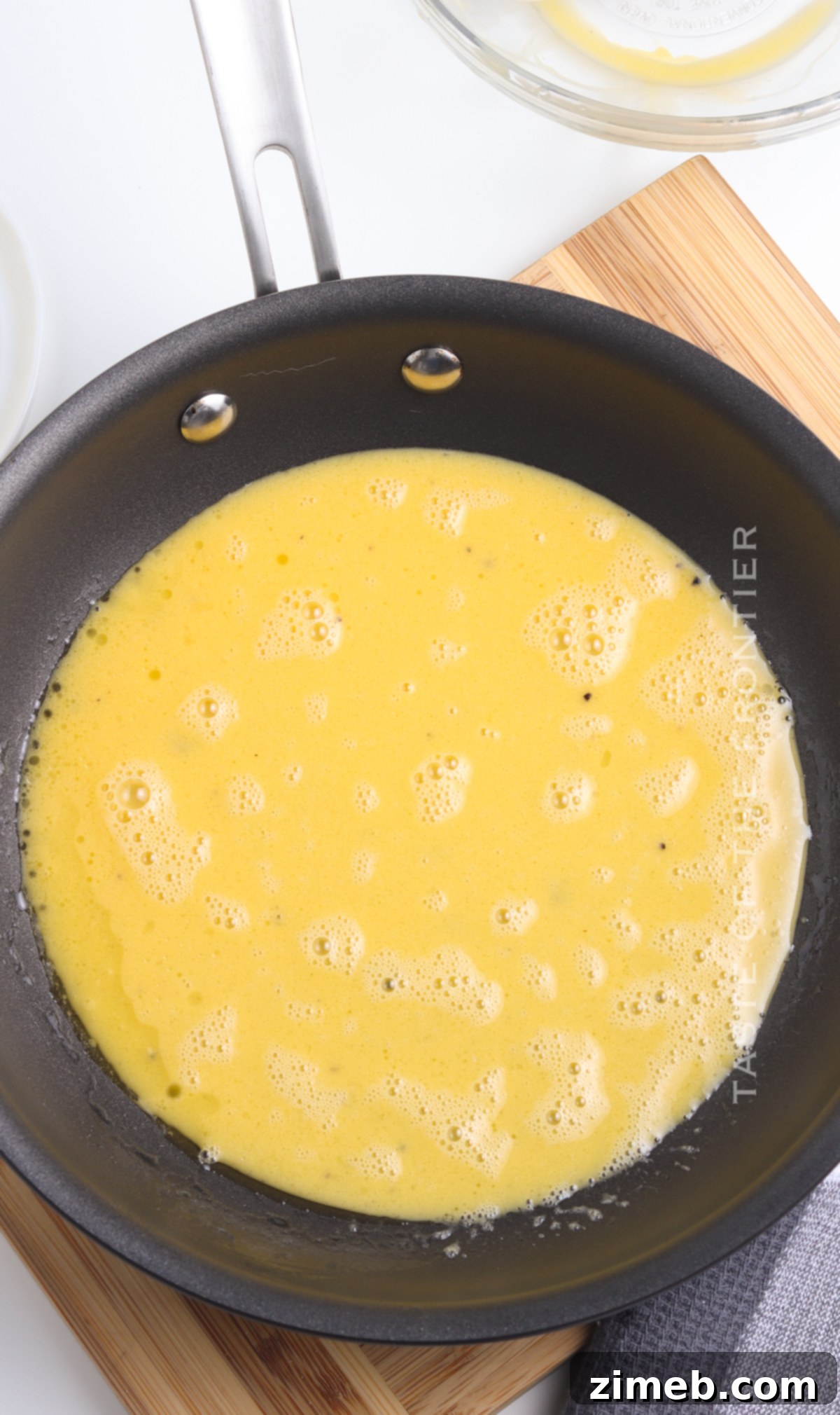 Perfect Scrambled Eggs 8 Expert Technique for Scrambling Eggs in a Pan