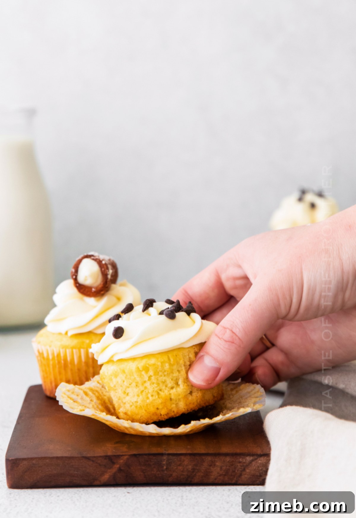 Holiday desserts with cannoli