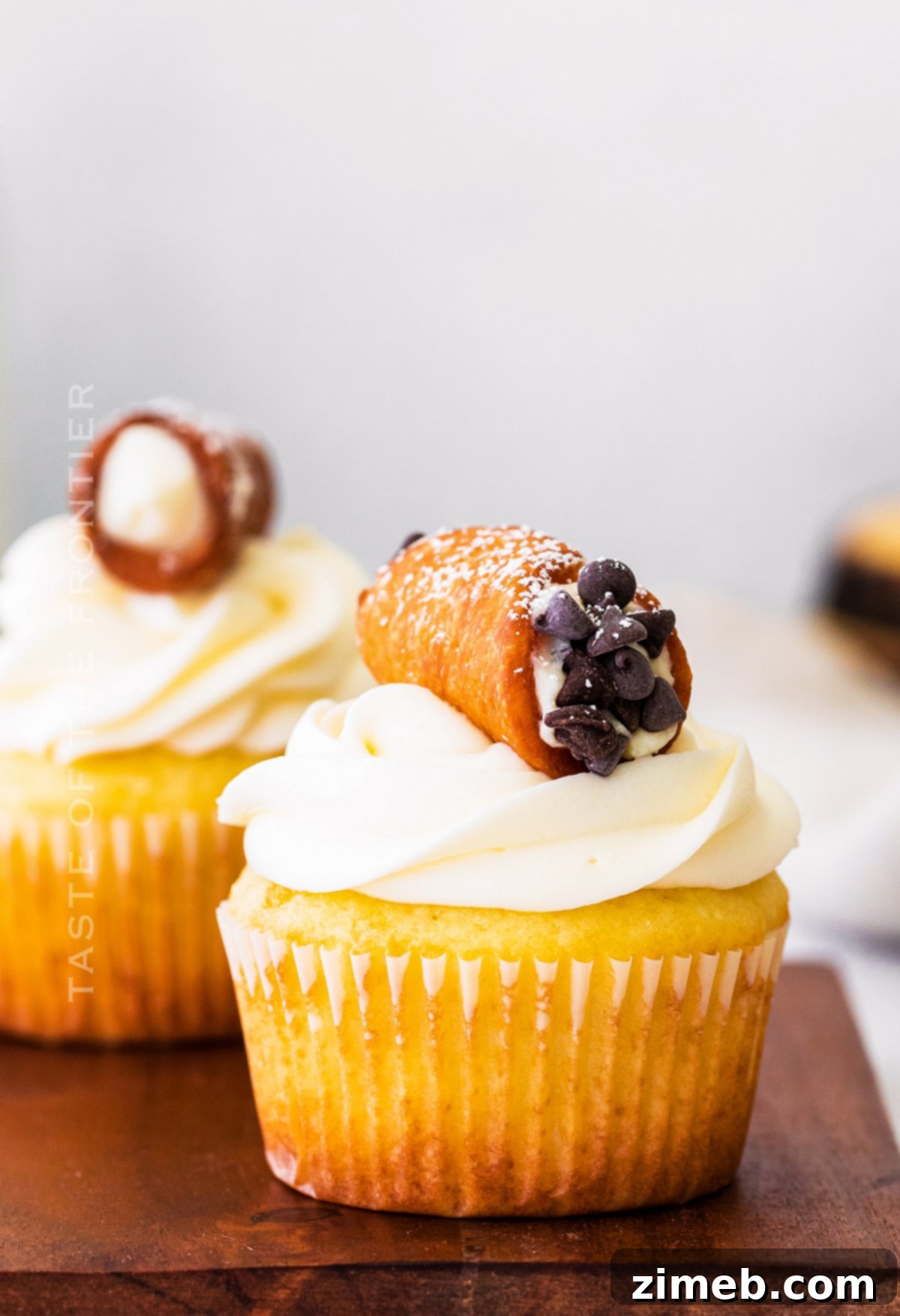 Holiday dessert Cannoli Cupcakes