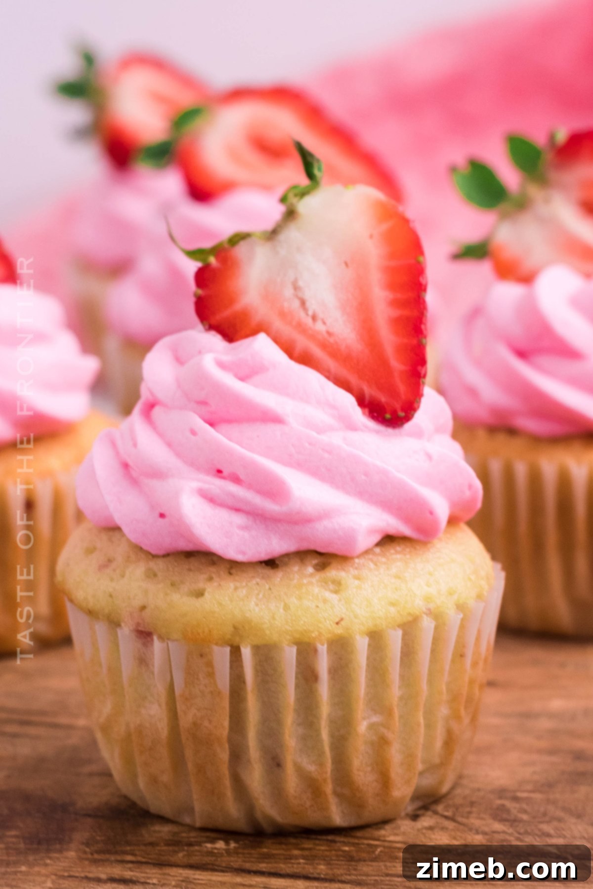 Strawberry Bliss Cupcakes 2 Fresh Strawberry Cupcakes