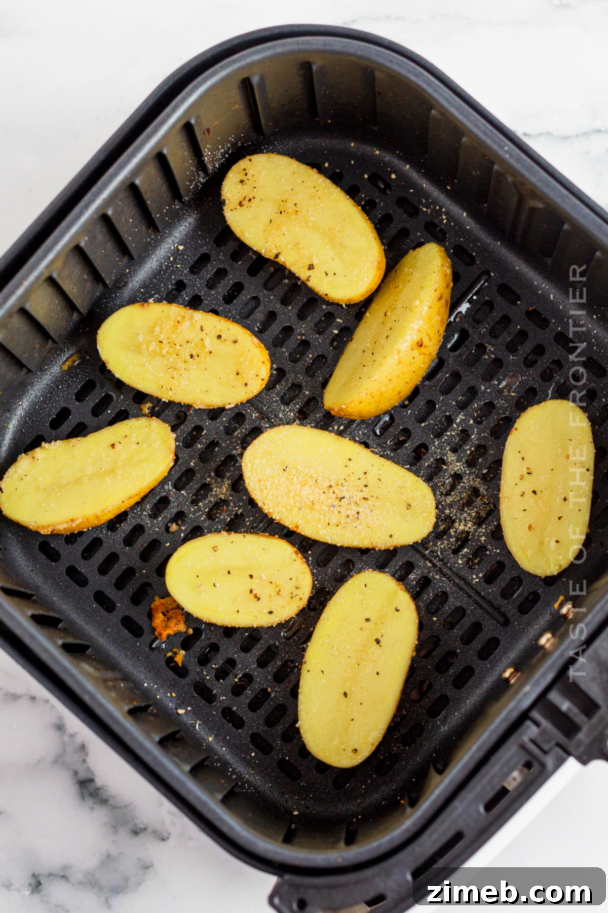 Crispy Air Fryer Parmesan Roasted Potatoes 6 how to use an air fryer to cook potatoes for maximum crispness